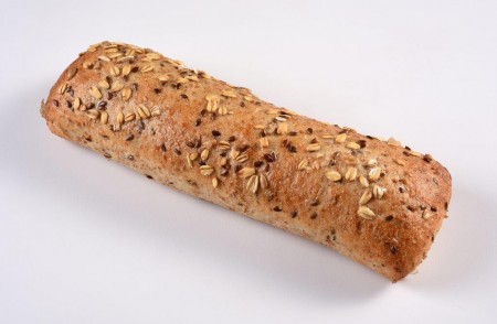 סנדוויץ' רוסטיק עם קמח מלא וגרעיני פשתן