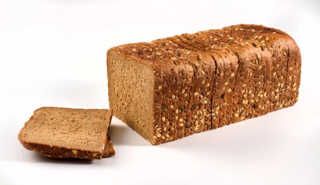 לחם מחמצת קסטן עם קמח מלא ודגנים